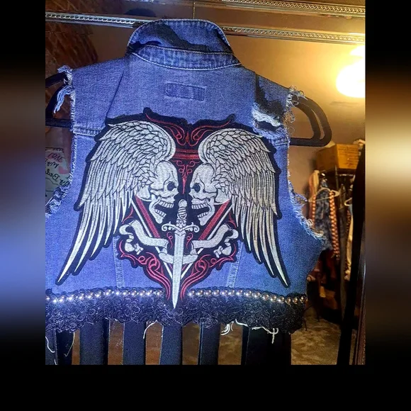 Unique Vest - Picture 3 of 13